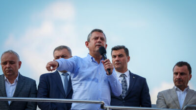 “BİZİ SUNİ GÜNDEMLERE ÇEKMEYE ÇALIŞIYORLAR” “NE YAPARSA YAPSIN SİZİN SORUNLARINIZI