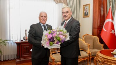 Bursa Büyükşehir Belediye Başkanı Mustafa Bozbey, Bursa Valisi Erol Ayyıldız’a