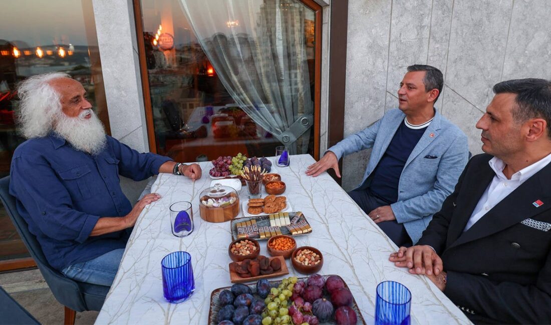 CHP Genel Başkanı Özgür Özel, son günlerde saldırıların hedefinde olan