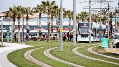 Hafif raylı ulaşım sistemi yatırımlarını sürdüren İzmir Büyükşehir Belediyesi; Konak,