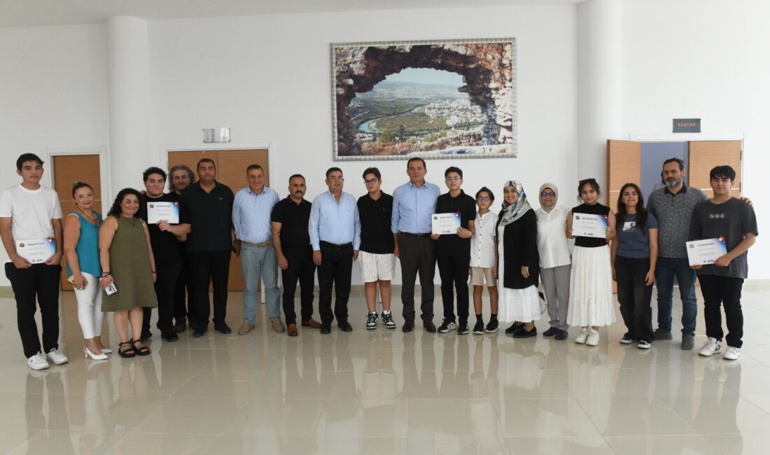 Mersin Yenişehir Belediye Başkanı Abdullah Özyiğit, Yükseköğretim Kurumları Sınavı (YKS)