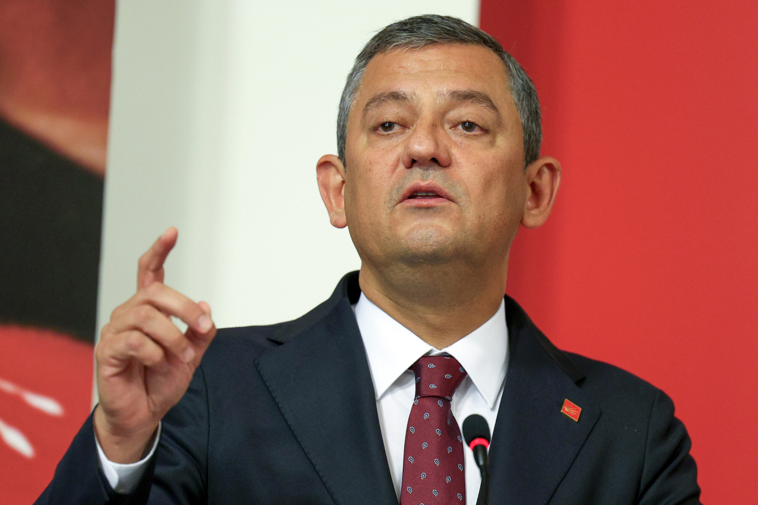 Cumhuriyet Halk Partisi Genel Başkanı Özgür Özel, CHP Genel Merkezi’nde