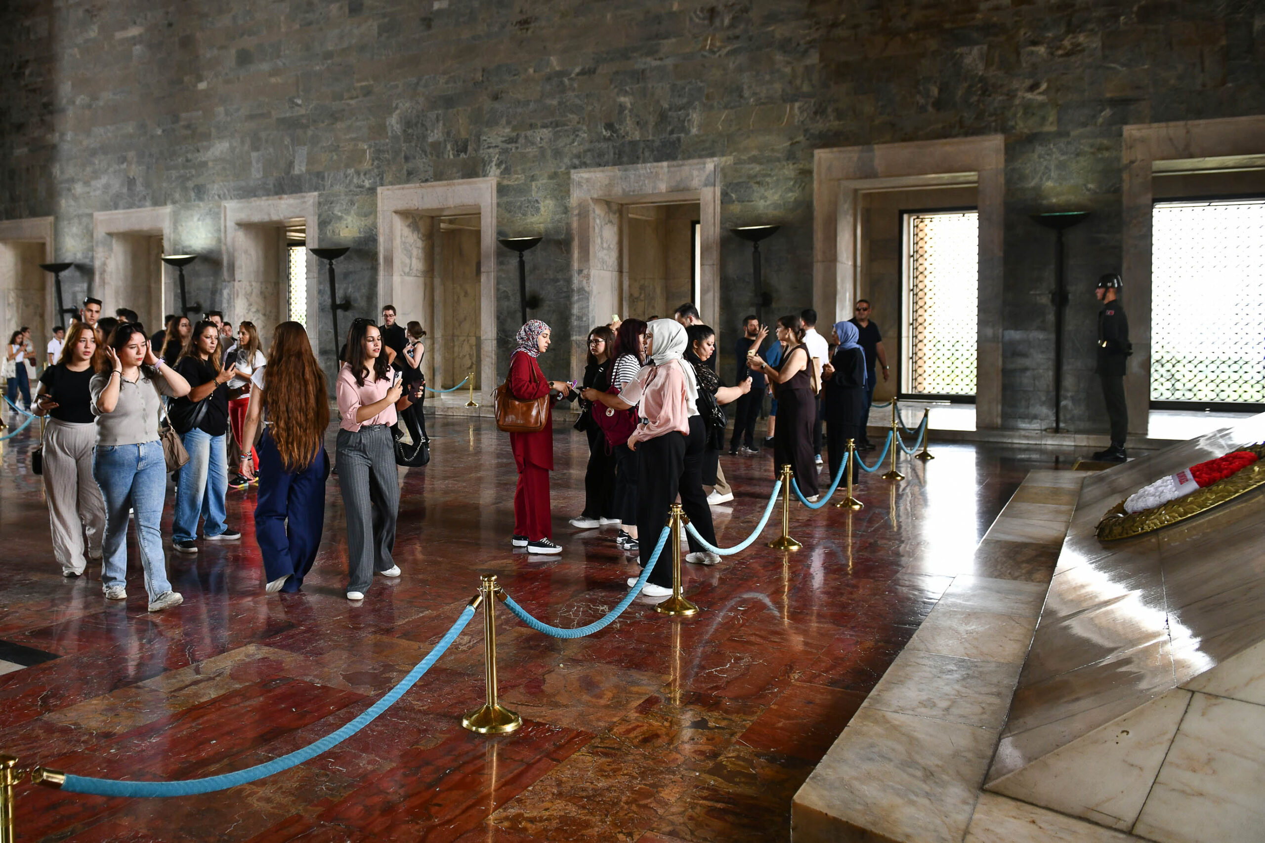 Antalya Büyükşehir Belediyesi Gençlik Meclisi Üyesi 50 üniversiteli genç, Ankara