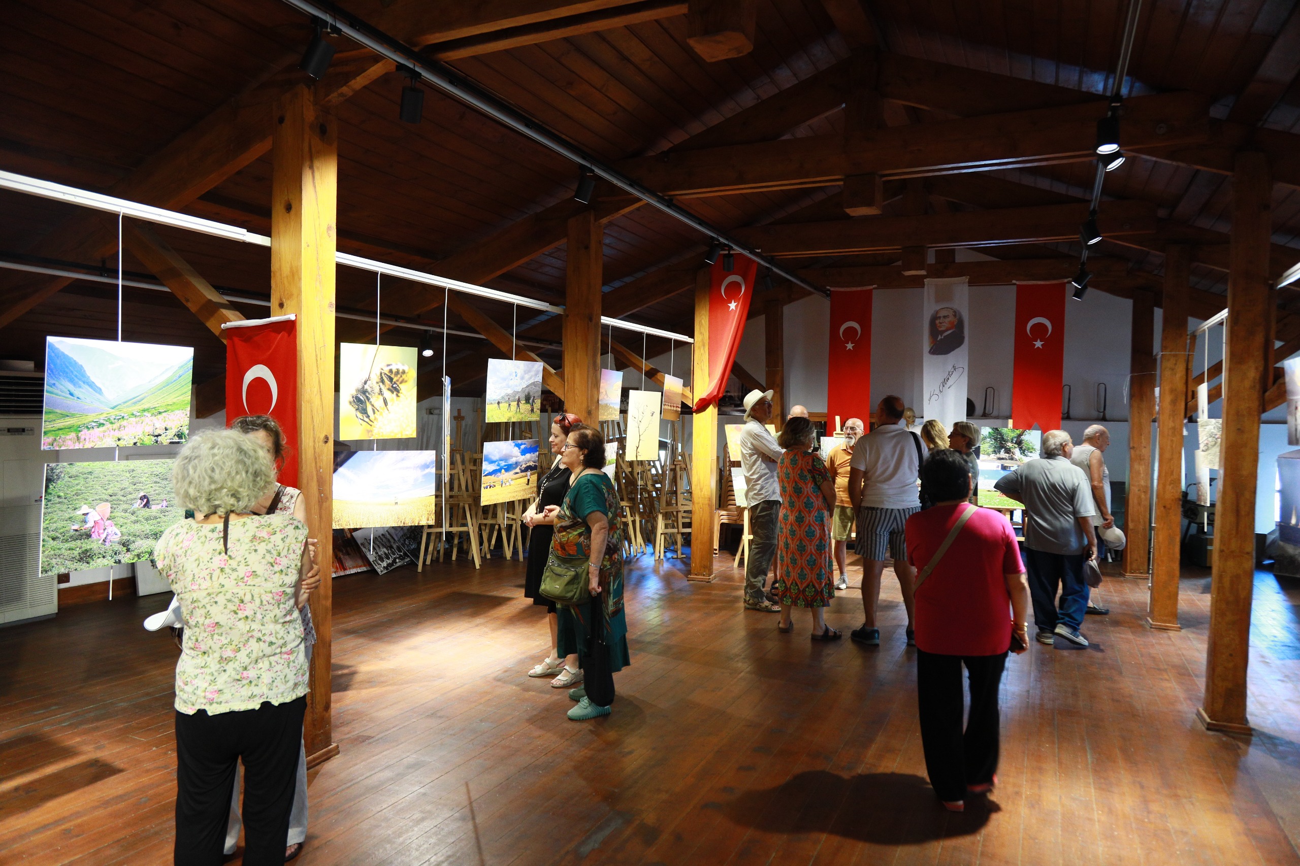 İKLİM KRİZİNİN ETKİLERİNİ ANLATAN FOTOĞRAFLAR KENT BELLEĞİNDEİklim krizi, dünya genelinde