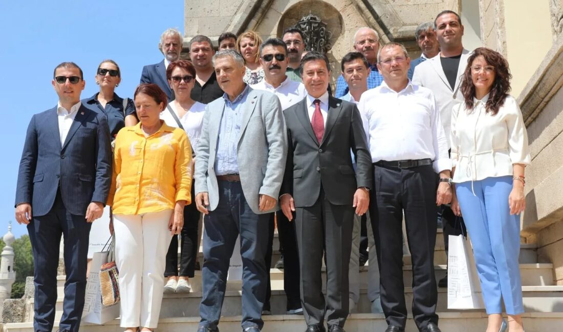 Muğla Büyükşehir Belediye Başkanı ve Kıyı Ege Belediyeler Birliği BaşkanıAhmet