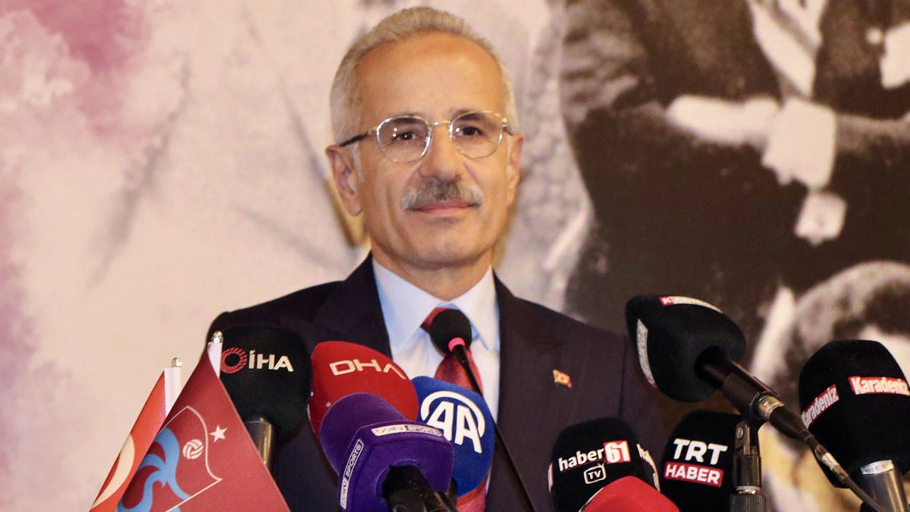 Ulaştırma ve Altyapı Bakanı Abdulkadir Uraloğlu, günlerdir erişime engelli olan