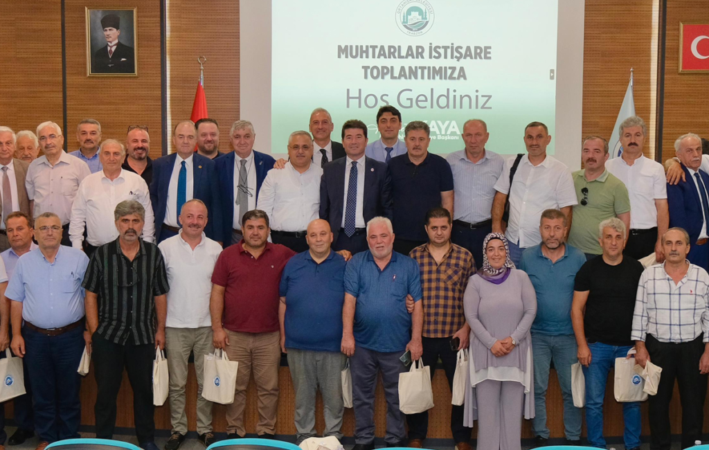 Ortahisar Belediye Başkanı Ahmet Kaya, muhtarlarla bir araya geldiği istişare