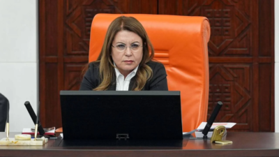 TBMM Başkanvekili Gülizar Biçer Karaca rahatsızlanınca Meclis oturumu kapandı. Tansiyonu