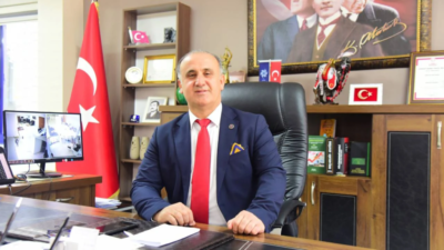 Aydın’ın İncirliova ilçesinde Belediye Başkanı Aytekin Kaya, tezgahı kaldırılan seyyar