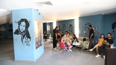 Belediye Şehir Tiyatroları, sahnelere yeni yetenekler kazandırmak amacıyla geniş kapsamlı