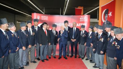 Bursa’da 30 Ağustos Zafer Bayramı coşkuyla kutlanırken, BURULAŞ tarafından Zafer