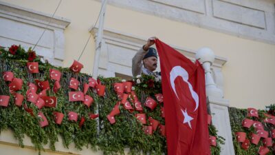 İzmir’in işgalden kurtuluşunun 102. yıl dönümü kutlamaları kapsamında Konak Atatürk