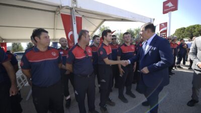 İzmir Büyükşehir Belediye Başkanı Dr. Cemil Tugay katıldığı radyo yayınında
