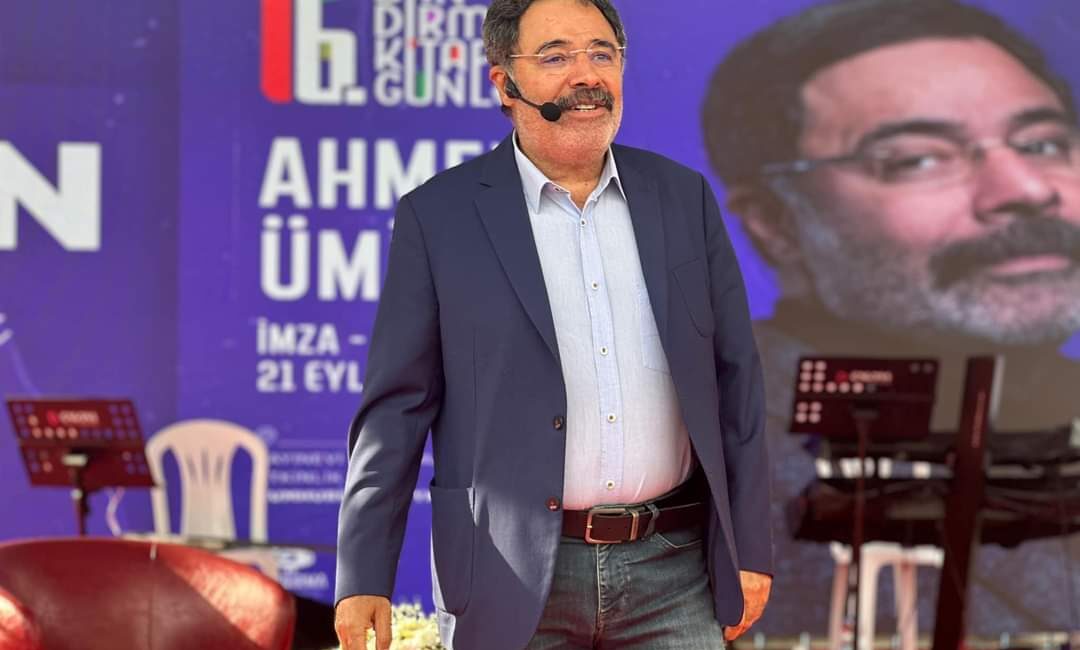 6. Bandırma Kitap Günleri’nin ilk konuğu Ahmet Ümit’ti. Bandırma’da halkla