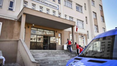 OKULLARA ÇİFTE DESTEK: MALZEMESİ DE TEMİZLİĞİ DE ANKARA BÜYÜKŞEHİR BELEDİYESİNDEN