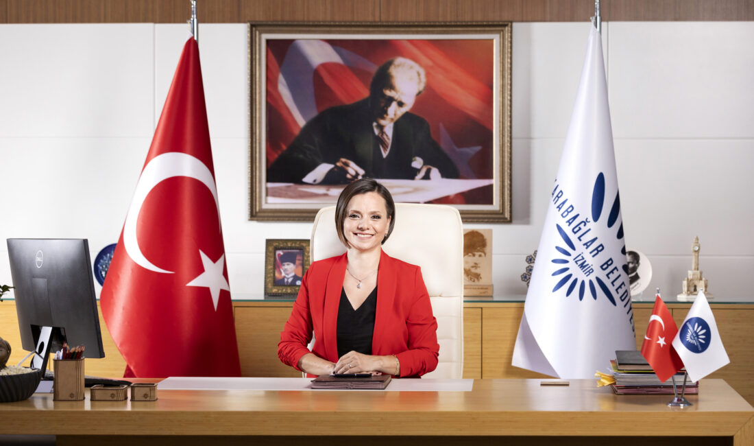 Karabağlar Belediyesi, her ay düzenli olarak nakdi yardım ile giyim