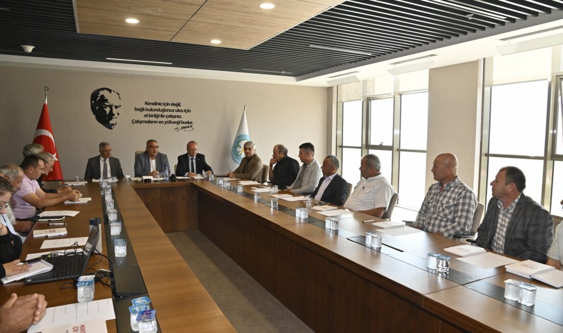 Manisa Büyükşehir Belediye Başkanı Mimar Ferdi Zeyrek, süt ve hayvan