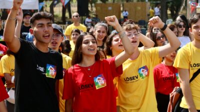 LÖSEV’DEN GENÇLİK KAMPLARI PROJESİ: LÖSEV kanserle mücadele eden ve tedavi