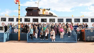 Manisa Büyükşehir Belediyesi Manisa’da yaşayan kadınlara nostaljik Bergama vapuru ile