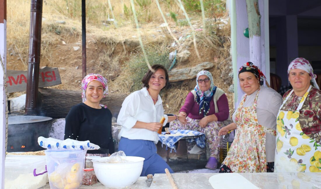 Karabağlar Belediyesi tarafından bu yıl 12.’si düzenlenen Kavacık Üzüm Festivali’nin