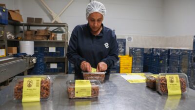 Efeler Belediyesi’nin öncülüğünde hayata geçirilen ve kadın emeğinin desteklenmesineyönelik önemli