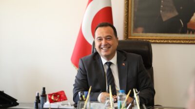 Akhisar Belediye Başkanı Besim Dutlulu, ‘29 Ekim Cumhuriyet Bayramı’ dolayısıyla