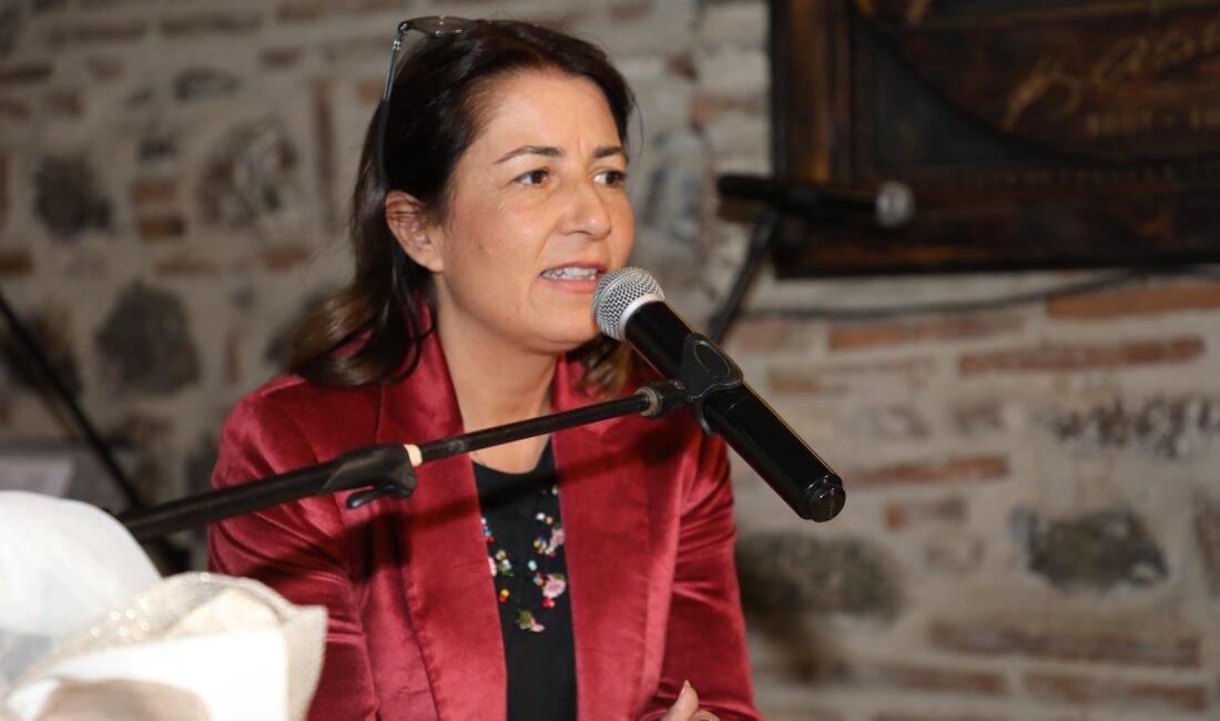 Şehzadeler Belediyesi’nin desteğiyle Şehzadeler Belediyesi Kent Konseyi’nce düzenlenenMeme Kanseri Farkındalık