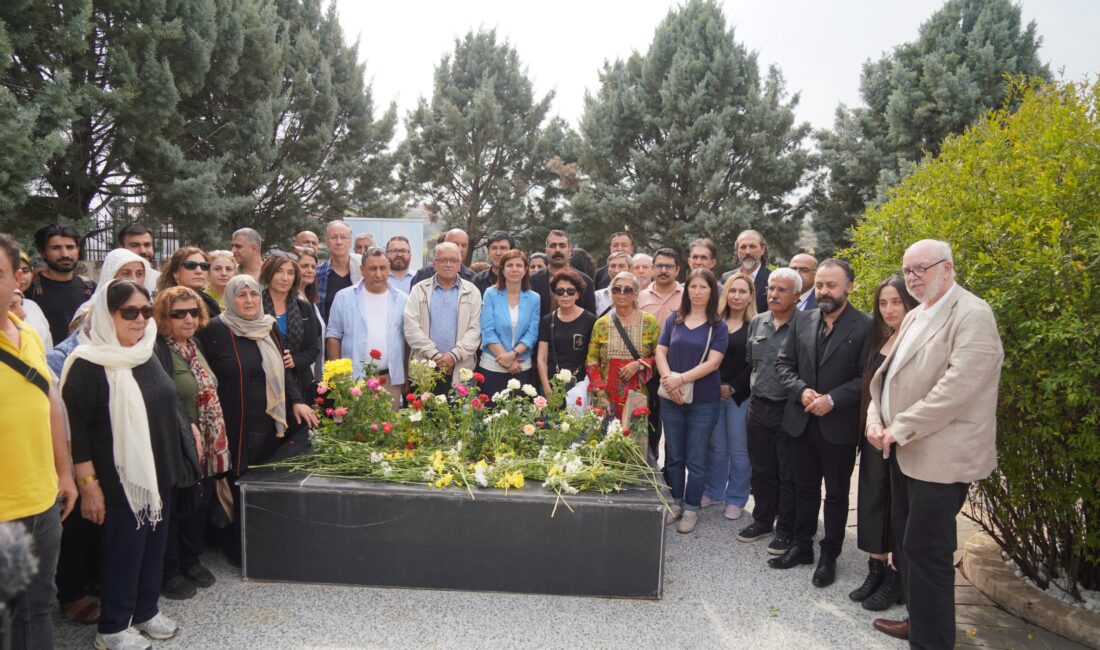 Diyarbakır Büyükşehir Belediyesi Eş Başkanları Serra Bucak ve Doğan Hatun,
