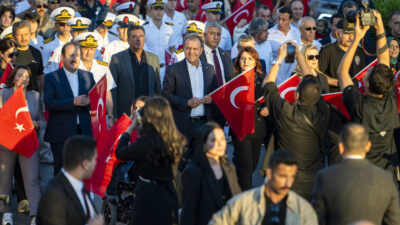 “CUMHURİYETİMİZ GENÇLERİMİZE EMANET” Mersin Büyükşehir Belediye Başkanı Vahap Seçer, Cumhuriyet’in