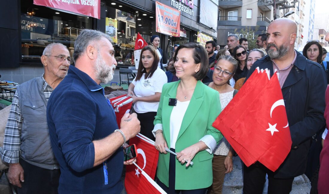 Başkan Helil Kınay “Bayraklarımızı asalım, Cumhuriyetimizi Karabağlarda yakışır güzellikte kutlayalım”