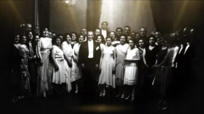 Merkezefendi Belediyesi, Küratörlüğünü Yazar Özlem Özdemir’in üstlendiği ‘Cumhuriyet’in Öncü Kadınları