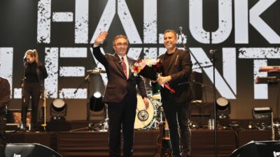 Cumhuriyetin 101. yılı tüm yurtta olduğu gibi Bayrampaşa’da da büyük