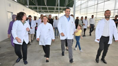 Kula Jeotermal Kaynaklı Teknolojik Sera’da yeni ürün sezonu açılışı gerçekleştirildi.