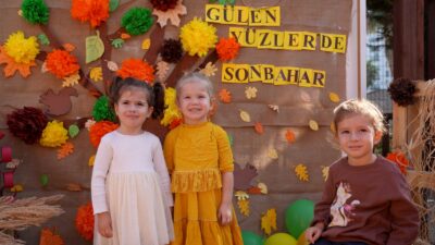RENKLİ ETKİNLİKLERLE ‘SONBAHAR’A MERHABA’ DEDİLER Çukurova Belediyesi Kurtuluş Semt Kreşi