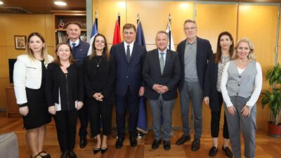 İzmir Büyükşehir Belediye Başkanı Dr. Cemil Tugay, Yunanistan’ın Selanik kentinde