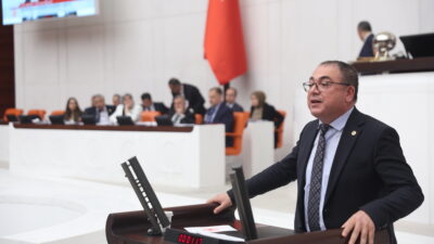 CHP’Lİ KARAKOZ HÜKÜMETİ UYARDI: “ÖNLEM ALINMAZSA ZEYTİN DALDA KALACAK” CHP