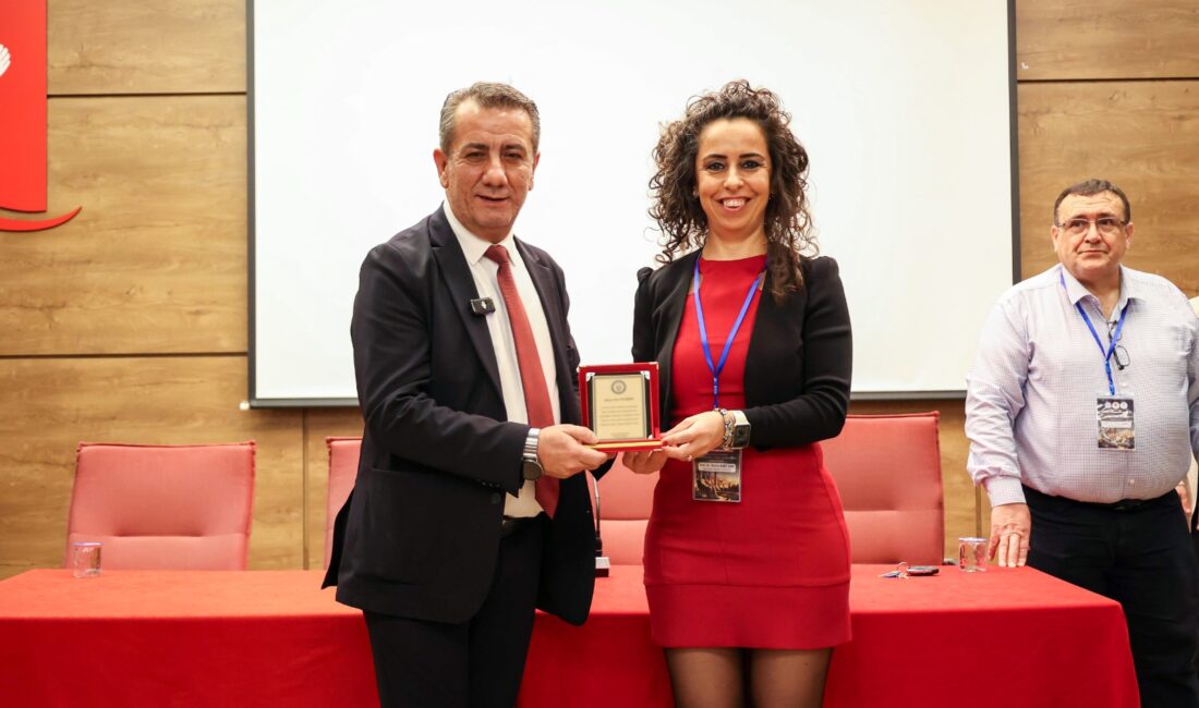 Kültür, bilim ve sanat etkinlikleriyle Efeler halkını buluşturmaya devam eden