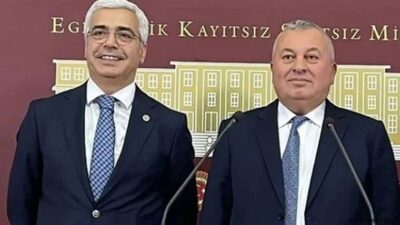 İstanbul Milletvekili Cemal Enginyurt ve İzmir Milletvekili Salih Uzun, Demokrat