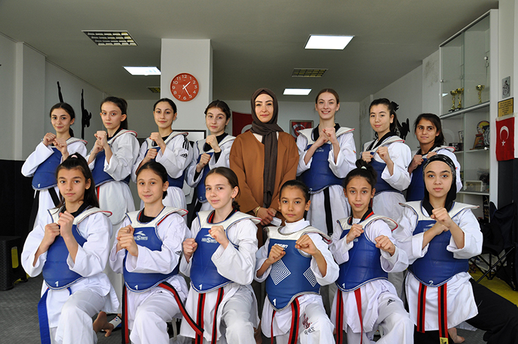 Eskişehir’de beden eğitimi öğretmenliği yapan 35 yaşındaki eski milli tekvandocu