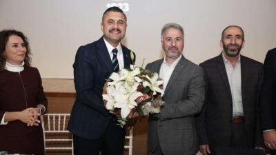 Şile Nikâh Sarayı’nda düzenlenen törende, Şile Belediye Başkanı Özgür Kabadayı