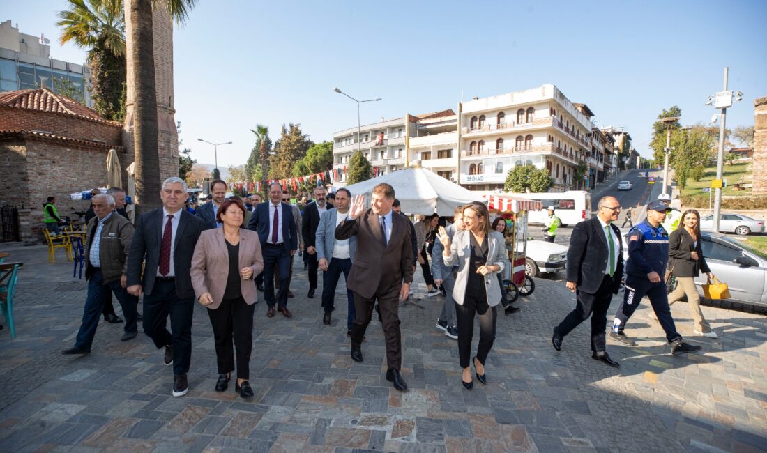 İzmir Büyükşehir Belediye Başkanı Dr. Cemil Tugay, Büyükşehir Belediyesi tarafından