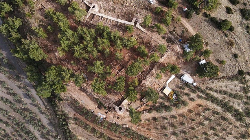 Muğla’nın Kavaklıdere ilçesindeki Asarcık Tepe’de yürütülen arkeolojik kazı çalışmalarında, Selçuklu