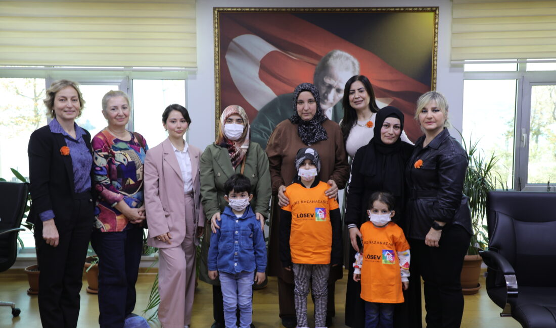 LÖSEV yetkileri ve tedavi gören çocuklar Lösemili Çocuklar Haftası dolayısıyla
