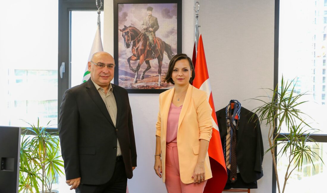 Göreve geldiği süre içerisinde ilçedeki vatandaşların sorunlarıyla yakından ilgilenen ve