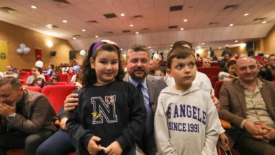 Buca Belediyesi diyabetli çocuklara ölçüm sensörlerini  dağıttı Cumhuriyet Halk Partisi