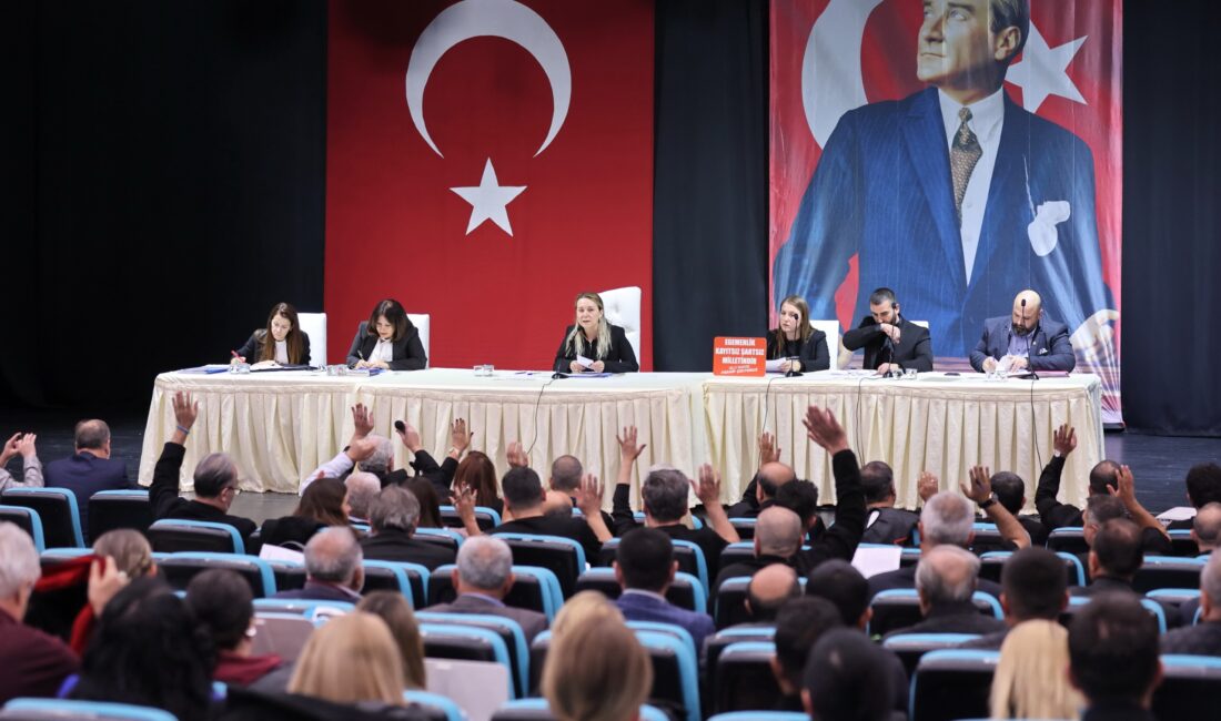 Konak Belediye Başkanı Nilüfer Çınarlı Mutlu ve Konak Belediyesi’nin CHP’li