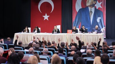 Konak Belediye Başkanı Nilüfer Çınarlı Mutlu ve Konak Belediyesi’nin CHP’li