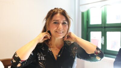 Nilüfer Belediyesi tarafından düzenlenen “Miyuki Boncuk Takı Yapımı Atölyesi”, geniş