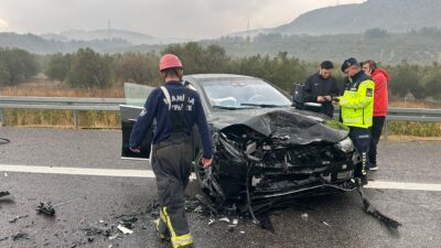Manisa’da etkili olan yağışlı ve sisli hava, birçok kazaya neden