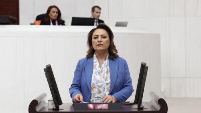 “Kadın cinayetleri son bulsun, son bulsun, son bulsun!”“İstanbul Sözleşmesi kaldırıldıktan